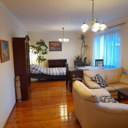Apartamento Bronowice- Parter Domu Cracovia Exterior foto