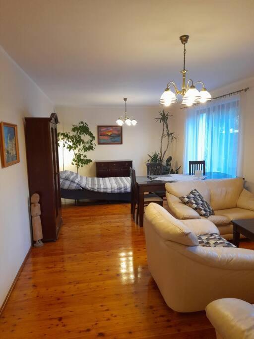 Apartamento Bronowice- Parter Domu Cracovia Exterior foto