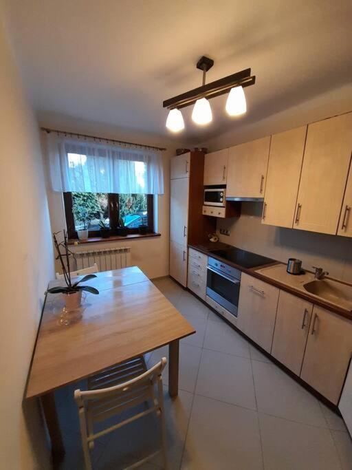Apartamento Bronowice- Parter Domu Cracovia Exterior foto